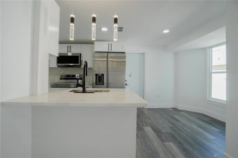Villa ou maison à louer à Venice, Floride: 2 chambres, 145.11 m2 № 2388288 - photo 6