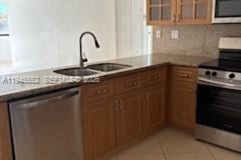 Condominio en alquiler en Miami, Florida, 2 dormitorios, 94.76 m2 № 2002859 - foto 5