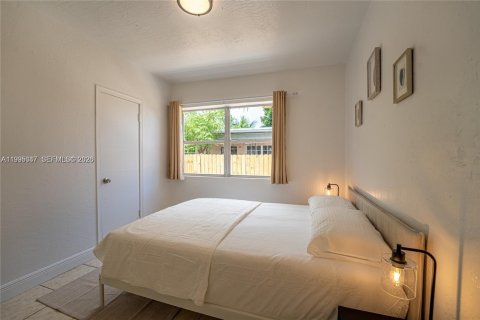 House in Miami, Florida 2 bedrooms, 93.65 sq.m. № 2062507 - photo 9