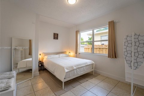 House in Miami, Florida 2 bedrooms, 93.65 sq.m. № 2062507 - photo 4