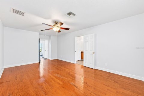 House in Orlando, Florida 3 bedrooms, 161.28 sq.m. № 2239398 - photo 17