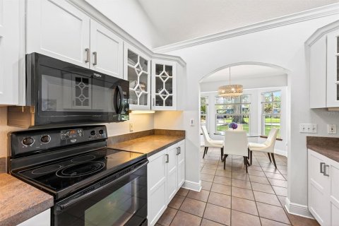 House in Orlando, Florida 3 bedrooms, 161.28 sq.m. № 2239398 - photo 8