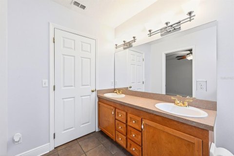 House in Orlando, Florida 3 bedrooms, 161.28 sq.m. № 2239398 - photo 18