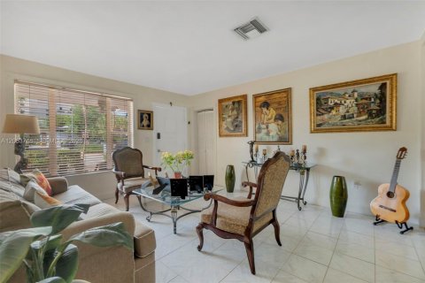 Villa ou maison à vendre à Coral Gables, Floride: 3 chambres, 152.64 m2 № 2179925 - photo 6