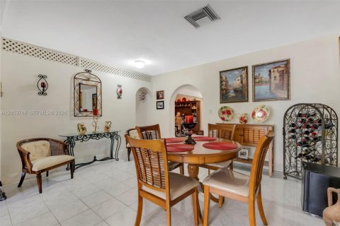 Villa ou maison à vendre à Coral Gables, Floride: 3 chambres, 152.64 m2 № 2179925 - photo 12
