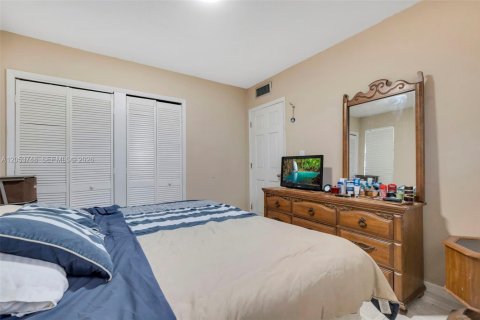 Villa ou maison à vendre à Coral Gables, Floride: 3 chambres, 152.64 m2 № 2179925 - photo 25