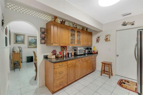 Villa ou maison à vendre à Coral Gables, Floride: 3 chambres, 152.64 m2 № 2179925 - photo 9
