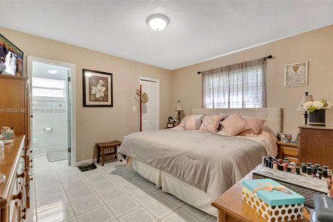 Villa ou maison à vendre à Coral Gables, Floride: 3 chambres, 152.64 m2 № 2179925 - photo 21