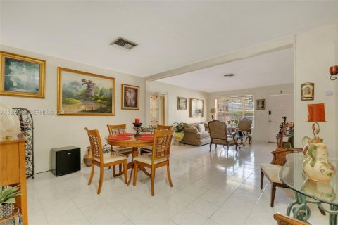 Villa ou maison à vendre à Coral Gables, Floride: 3 chambres, 152.64 m2 № 2179925 - photo 13