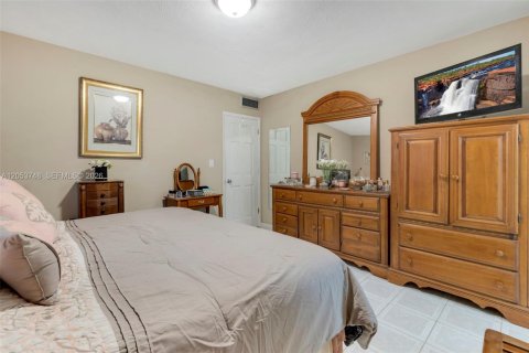 Villa ou maison à vendre à Coral Gables, Floride: 3 chambres, 152.64 m2 № 2179925 - photo 20