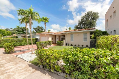 Villa ou maison à vendre à Coral Gables, Floride: 3 chambres, 152.64 m2 № 2179925 - photo 3