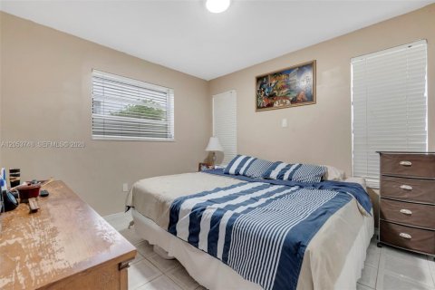 Villa ou maison à vendre à Coral Gables, Floride: 3 chambres, 152.64 m2 № 2179925 - photo 24