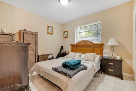 Villa ou maison à vendre à Coral Gables, Floride: 3 chambres, 152.64 m2 № 2179925 - photo 22