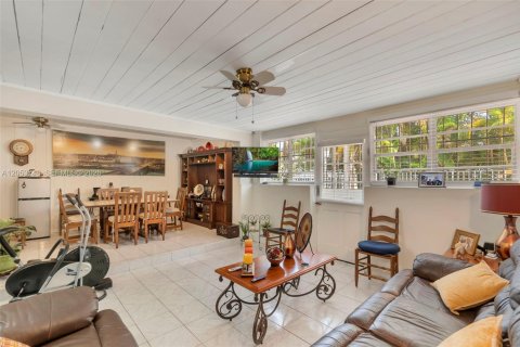Villa ou maison à vendre à Coral Gables, Floride: 3 chambres, 152.64 m2 № 2179925 - photo 15