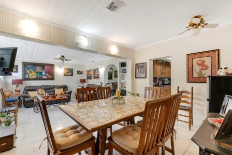 Villa ou maison à vendre à Coral Gables, Floride: 3 chambres, 152.64 m2 № 2179925 - photo 16