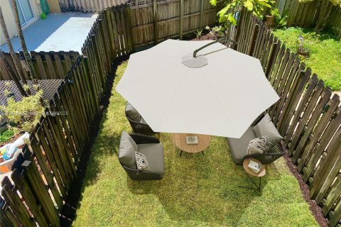 Townhouse in Miami, Florida 3 bedrooms, 144.93 sq.m. № 1697144 - photo 19