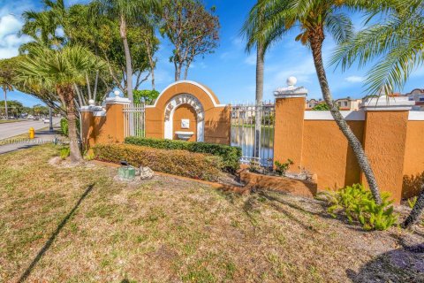 Townhouse in Miami, Florida 3 bedrooms, 144.93 sq.m. № 1697144 - photo 29