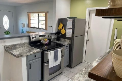 Casa en venta en Tampa, Florida, 4 dormitorios, 167.78 m2 № 2386485 - foto 5