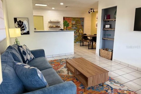 Casa en venta en Tampa, Florida, 4 dormitorios, 167.78 m2 № 2386485 - foto 3
