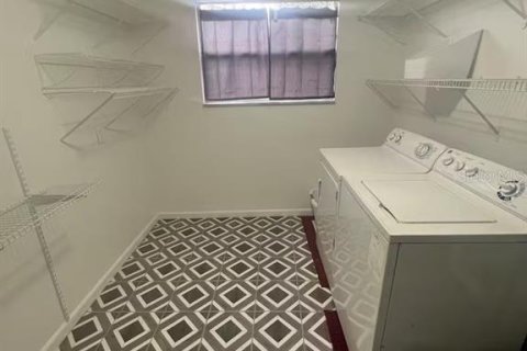 Casa en venta en Tampa, Florida, 4 dormitorios, 167.78 m2 № 2386485 - foto 23