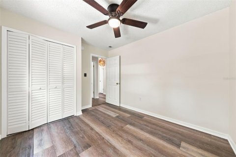 House in Eustis, Florida 4 bedrooms, 155.05 sq.m. № 2226022 - photo 24