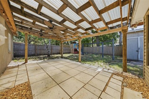 House in Eustis, Florida 4 bedrooms, 155.05 sq.m. № 2226022 - photo 30