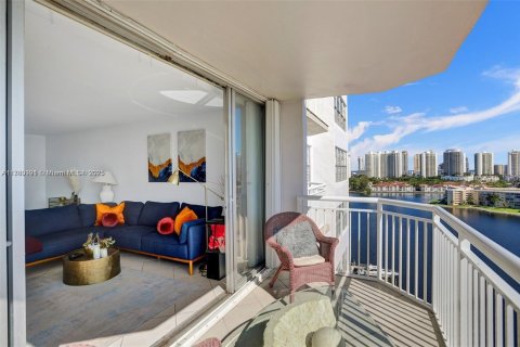 Copropriété à vendre à Aventura, Floride: 1 chambre, 93.37 m2 № 1958753 - photo 1