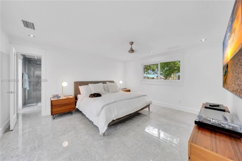 House in Miami, Florida 4 bedrooms, 226.03 sq.m. № 2185226 - photo 27
