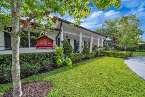 House in Miami, Florida 4 bedrooms, 226.03 sq.m. № 2185226 - photo 5
