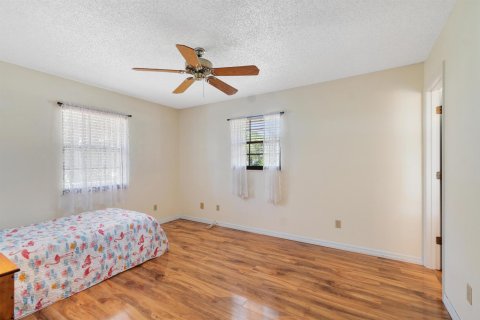 House in Vero Beach, Florida 2 bedrooms, 100.15 sq.m. № 2282446 - photo 11