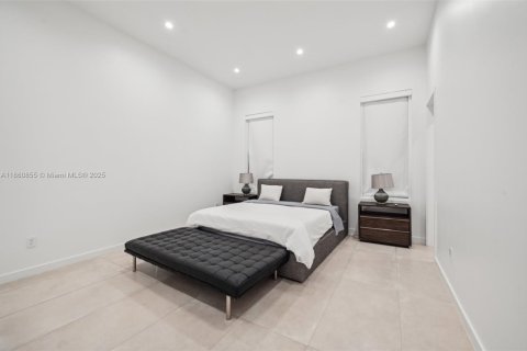 Casa en venta en Pinecrest, Florida, 6 dormitorios, 606.65 m2 № 1961144 - foto 25