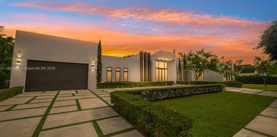 Casa en Pinecrest, Florida 6 dormitorios, 606.65 m2 № 1961144