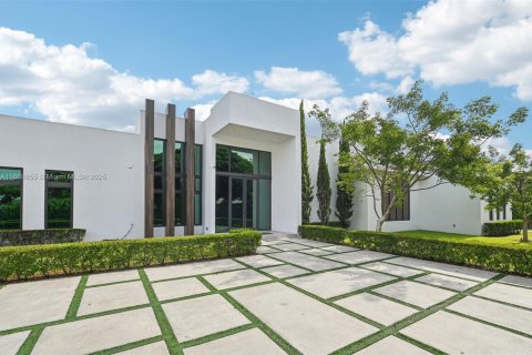 Casa en venta en Pinecrest, Florida, 6 dormitorios, 606.65 m2 № 1961144 - foto 2