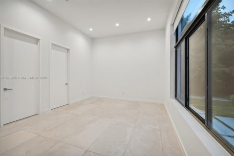 Casa en venta en Pinecrest, Florida, 6 dormitorios, 606.65 m2 № 1961144 - foto 17