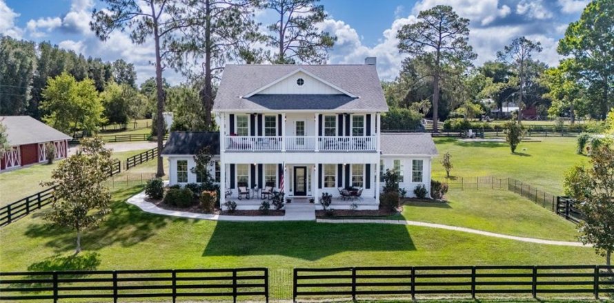 House in Alachua, Florida 4 bedrooms, 255.3 sq.m. № 1803419