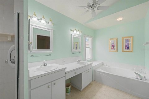 Casa en venta en Wesley Chapel, Florida, 3 dormitorios, 174.01 m2 № 2215881 - foto 19
