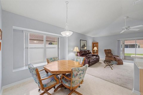 Casa en venta en Wesley Chapel, Florida, 3 dormitorios, 174.01 m2 № 2215881 - foto 10