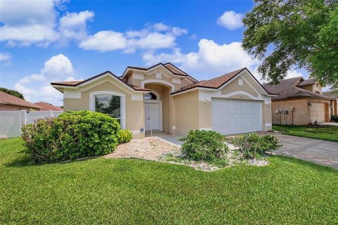 Casa en venta en Wesley Chapel, Florida, 3 dormitorios, 174.01 m2 № 2215881 - foto 3