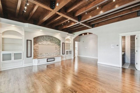 Casa en venta en Tampa, Florida, 7 dormitorios, 581.29 m2 № 1721054 - foto 9