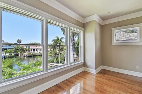 Casa en venta en Tampa, Florida, 7 dormitorios, 581.29 m2 № 1721054 - foto 25