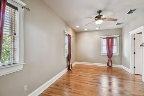 Casa en venta en Tampa, Florida, 7 dormitorios, 581.29 m2 № 1721054 - foto 20
