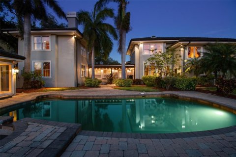 Casa en venta en Tampa, Florida, 7 dormitorios, 581.29 m2 № 1721054 - foto 3