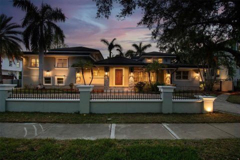Casa en venta en Tampa, Florida, 7 dormitorios, 581.29 m2 № 1721054 - foto 30