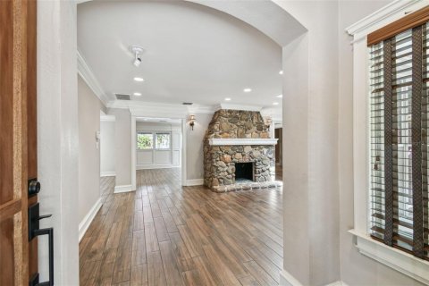 Casa en venta en Tampa, Florida, 7 dormitorios, 581.29 m2 № 1721054 - foto 5