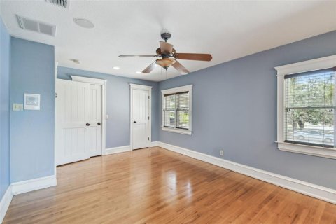 Casa en venta en Tampa, Florida, 7 dormitorios, 581.29 m2 № 1721054 - foto 17