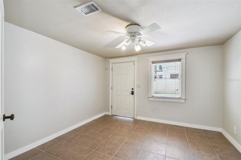 Casa en venta en Tampa, Florida, 7 dormitorios, 581.29 m2 № 1721054 - foto 28