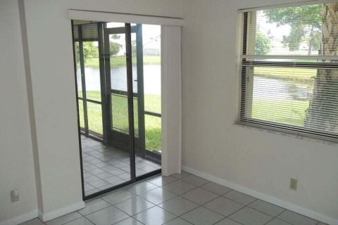 Condominio en venta en Boynton Beach, Florida, 3 dormitorios, 110.27 m2 № 815833 - foto 1