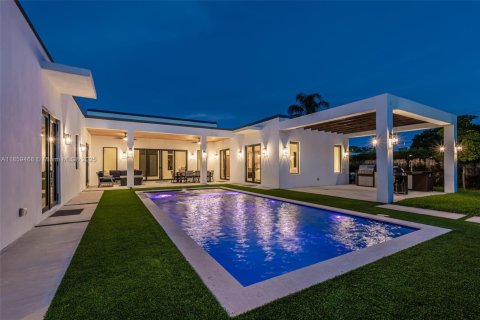 Casa en venta en Miami, Florida, 5 dormitorios, 374.3 m2 № 1886519 - foto 5