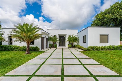 Casa en venta en Miami, Florida, 5 dormitorios, 374.3 m2 № 1886519 - foto 1
