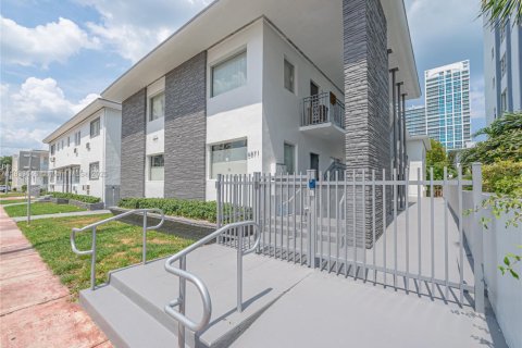 Appartement à louer à Miami Beach, Floride: 1 chambre, 91.97 m2 № 1814927 - photo 1